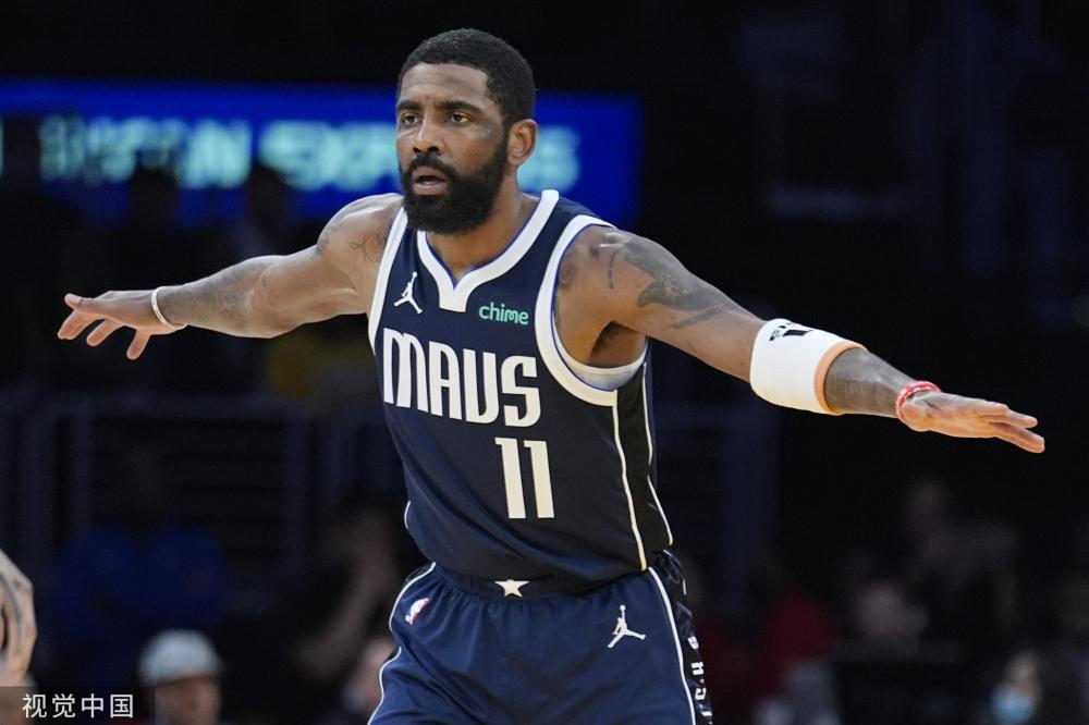 依然坚持自 依然坚持自