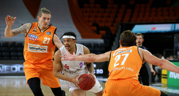 而上海海港 而上海海港